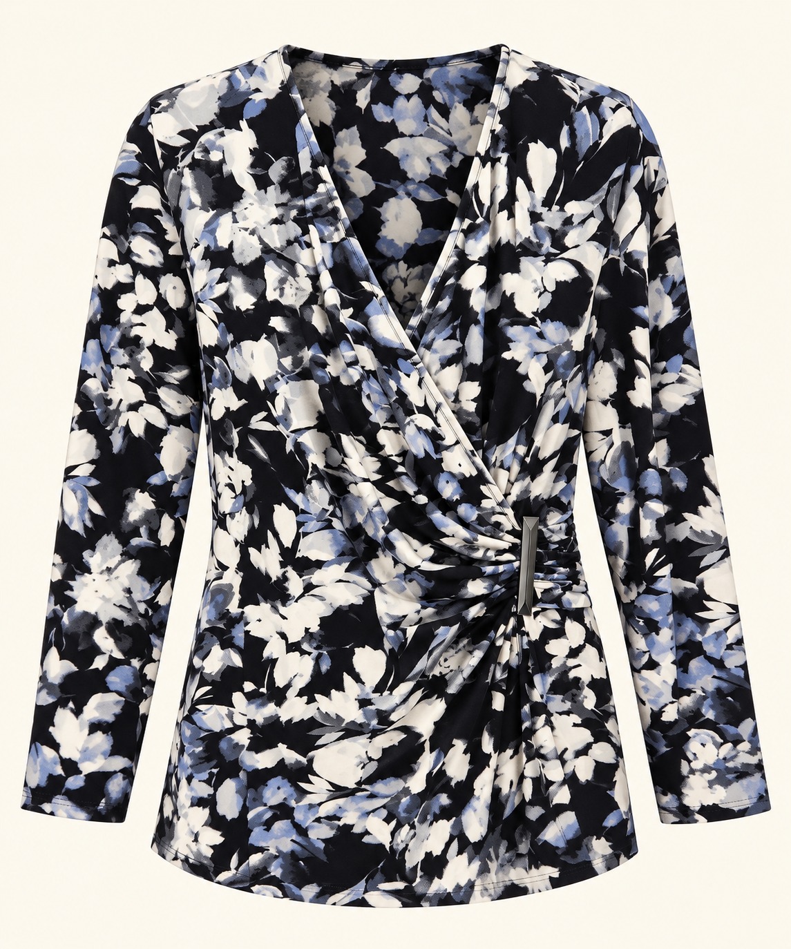 Blusa floral cruzada con detalle metálico